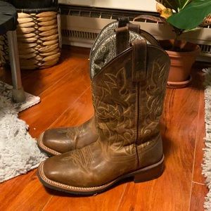 Like new Laredo square toe boots 7M